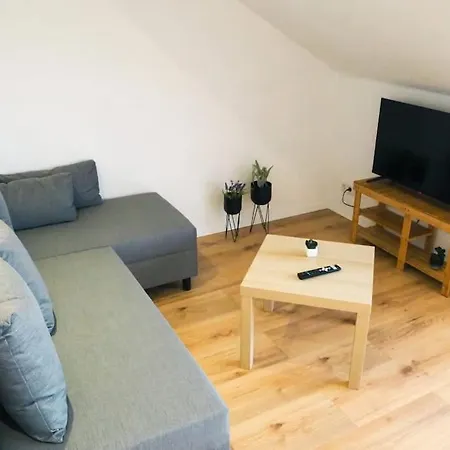 Zentral 89-12 Apartment *